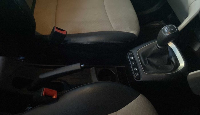 2018 Hyundai NEW SANTRO MAGNA, Petrol, Manual, 31,891 km, Gear Lever