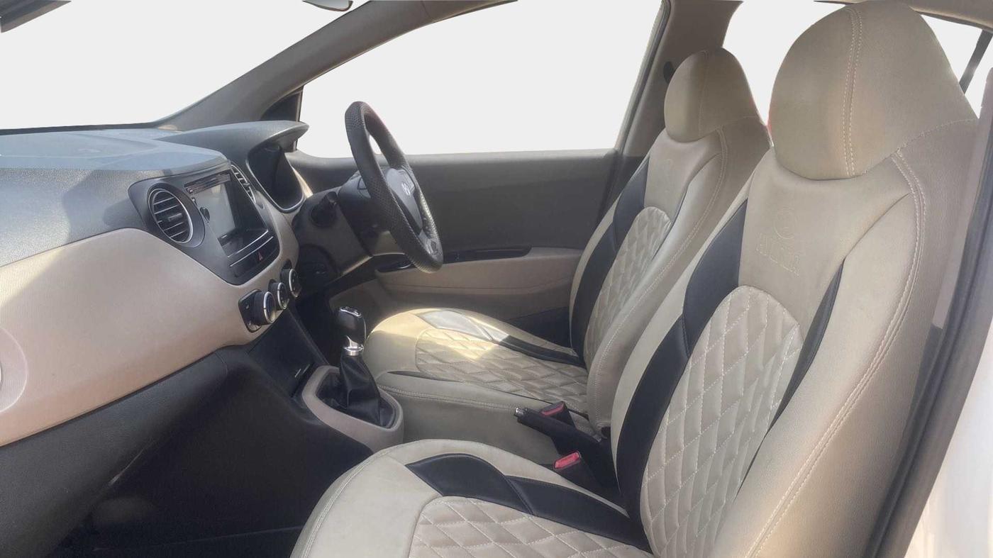 2016 Hyundai Xcent S 1.2 SPECIAL EDITION, Petrol, Manual, 91,771 km, Right Side Front Door Cabin