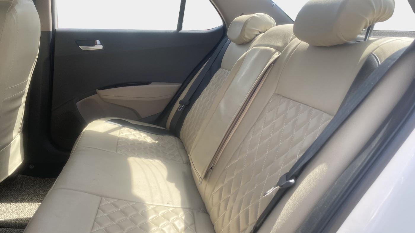 2016 Hyundai Xcent S 1.2 SPECIAL EDITION, Petrol, Manual, 91,771 km, Right Side Rear Door Cabin