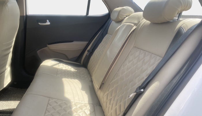 2016 Hyundai Xcent S 1.2 SPECIAL EDITION, Petrol, Manual, 91,771 km, Right Side Rear Door Cabin
