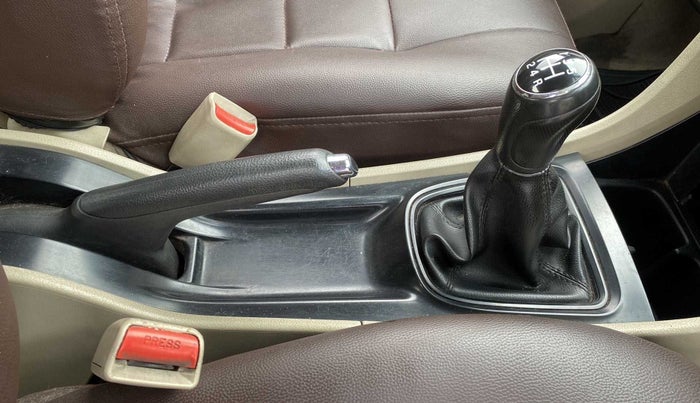 2016 Maruti Ciaz VXI, Petrol, Manual, 46,482 km, Gear Lever