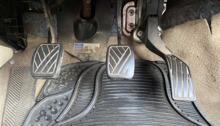2016 Maruti Ciaz VXI, Petrol, Manual, 46,482 km, Pedals