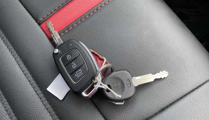 2022 Hyundai GRAND I10 NIOS MAGNA CORPORATE EDITION 1.2 KAPPA VTVT, Petrol, Manual, 15,384 km, Key Close Up