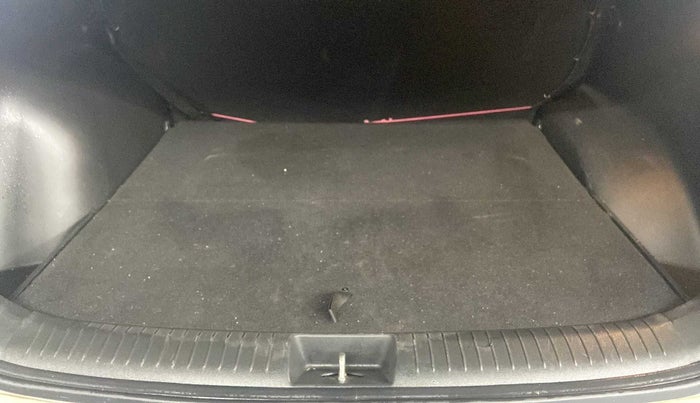 2016 Hyundai Creta S 1.6 PETROL, Petrol, Manual, 54,986 km, Boot Inside