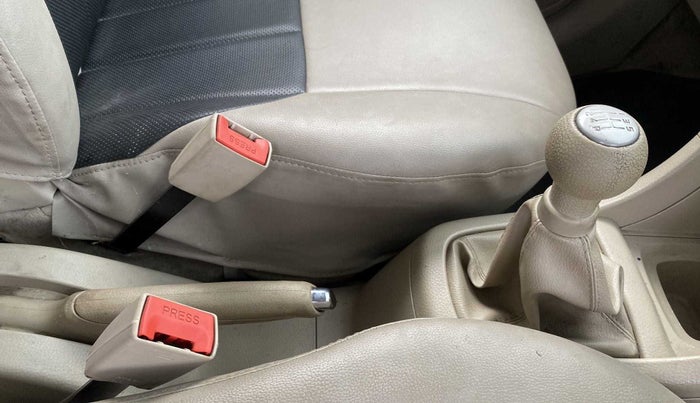 2012 Maruti Ertiga ZXI, Petrol, Manual, 19,675 km, Gear Lever