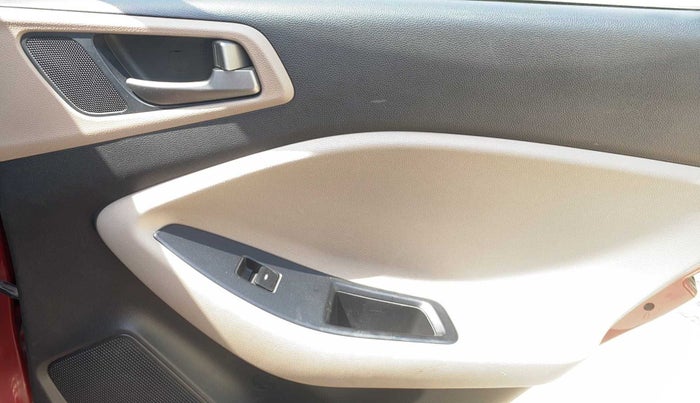2015 Hyundai Elite i20 SPORTZ 1.2 (O), Petrol, Manual, 84,867 km, Right rear window switch / handle - Minor damage