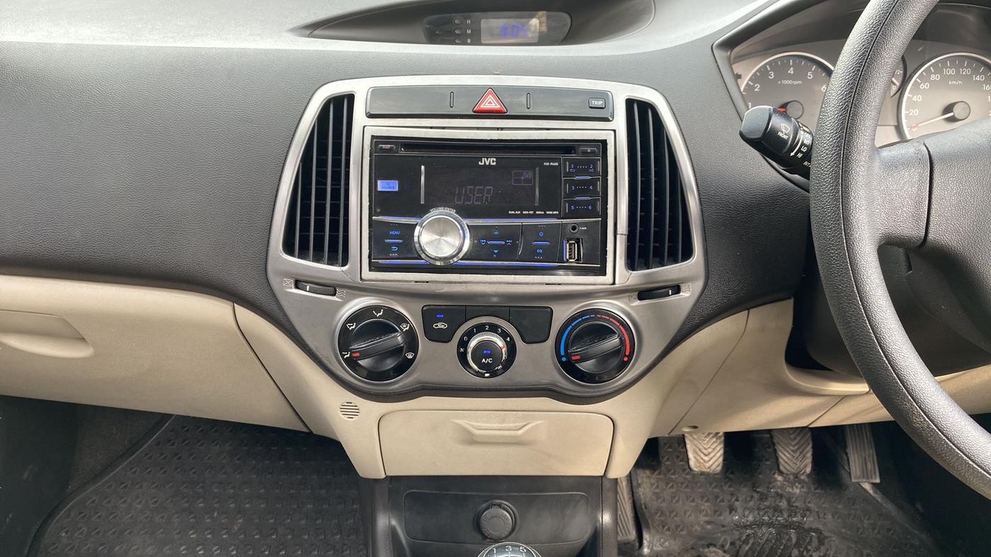 2013 Hyundai i20 MAGNA 1.2, Petrol, Manual, 38,975 km, Air Conditioner
