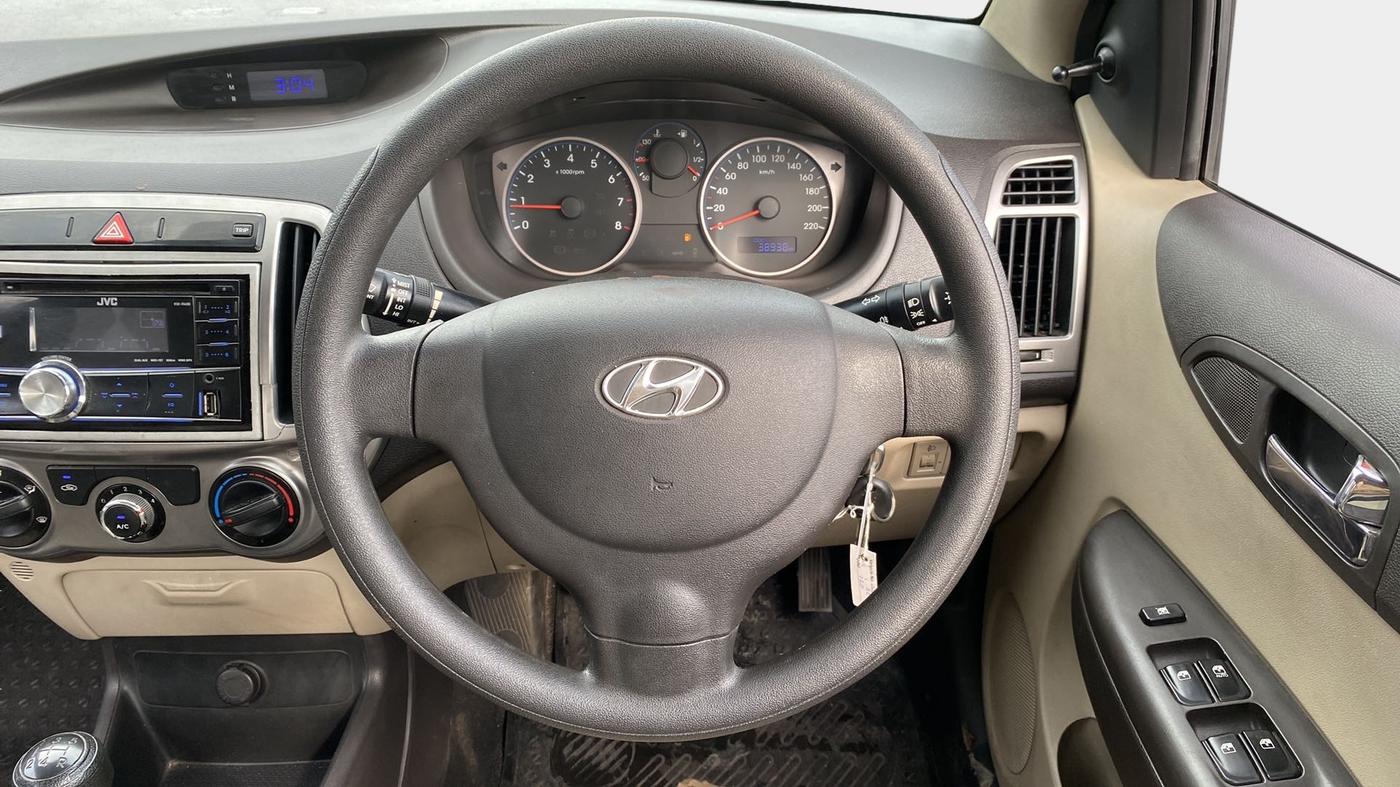 2013 Hyundai i20 MAGNA 1.2, Petrol, Manual, 38,975 km, Steering Wheel Close Up
