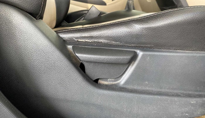 2015 Hyundai Eon ERA +, Petrol, Manual, 87,690 km, Driver Side Adjustment Panel