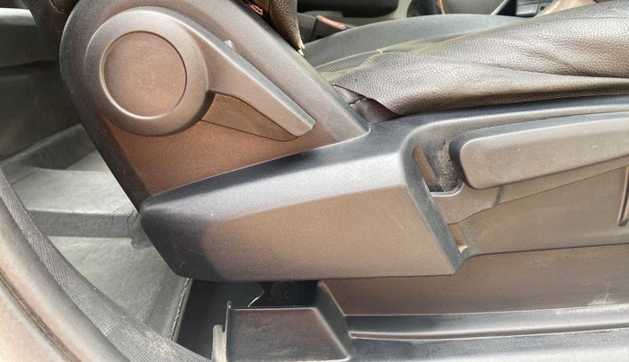 2020 Tata ALTROZ XZ PETROL, Petrol, Manual, 31,690 km, Driver Side Adjustment Panel