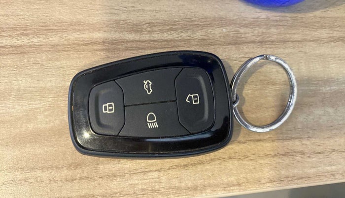 2020 Tata ALTROZ XZ PETROL, Petrol, Manual, 31,690 km, Key Close Up