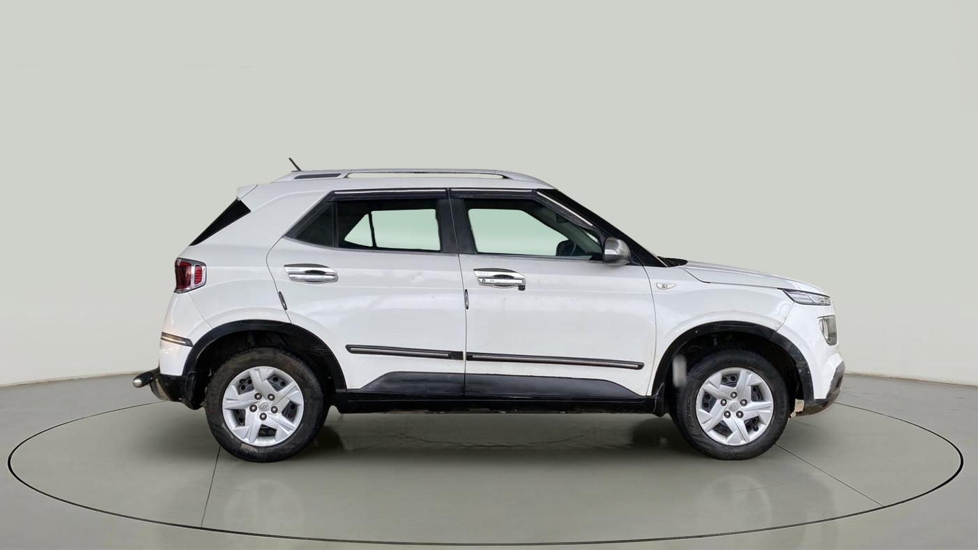2020 Hyundai VENUE S 1.2, Petrol, Manual, 32,655 km, Right Side View
