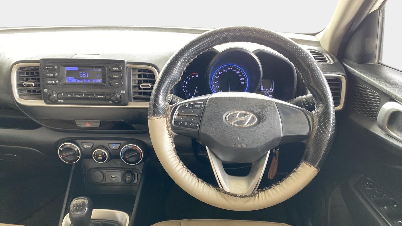 2020 Hyundai VENUE S 1.2, Petrol, Manual, 32,655 km, Steering Wheel Close Up