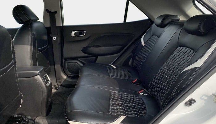 2020 Hyundai VENUE SX PLUS 1.0 TURBO DCT, Petrol, Automatic, 36,397 km, Right Side Rear Door Cabin