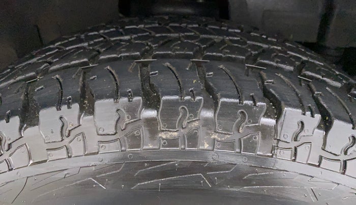 2021 Mahindra Thar LX D 4WD AT CONVERTIBLE, Diesel, Automatic, 8,196 km, Right Front Tyre Tread