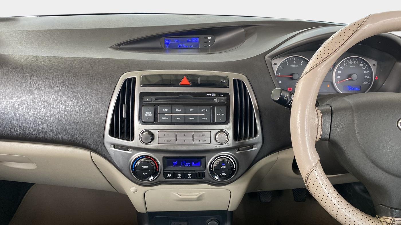 2013 Hyundai i20 MAGNA (O) 1.2, Petrol, Manual, 69,261 km, Air Conditioner
