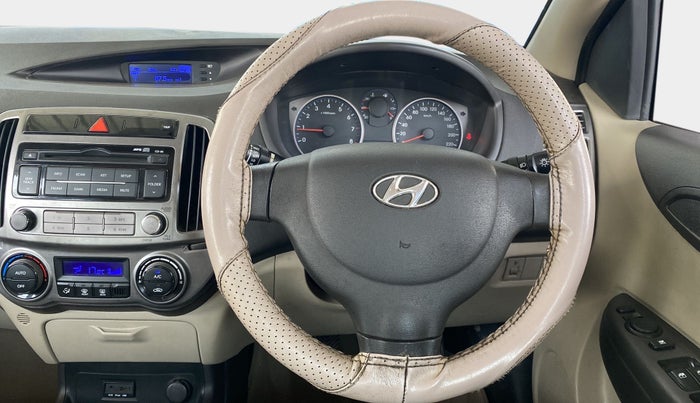 2013 Hyundai i20 MAGNA (O) 1.2, Petrol, Manual, 69,261 km, Steering Wheel Close Up