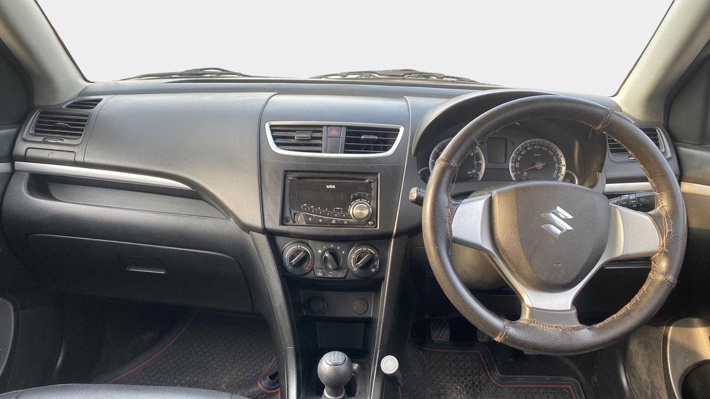 2014 Maruti Swift VXI, Petrol, Manual, 43,662 km, Dashboard