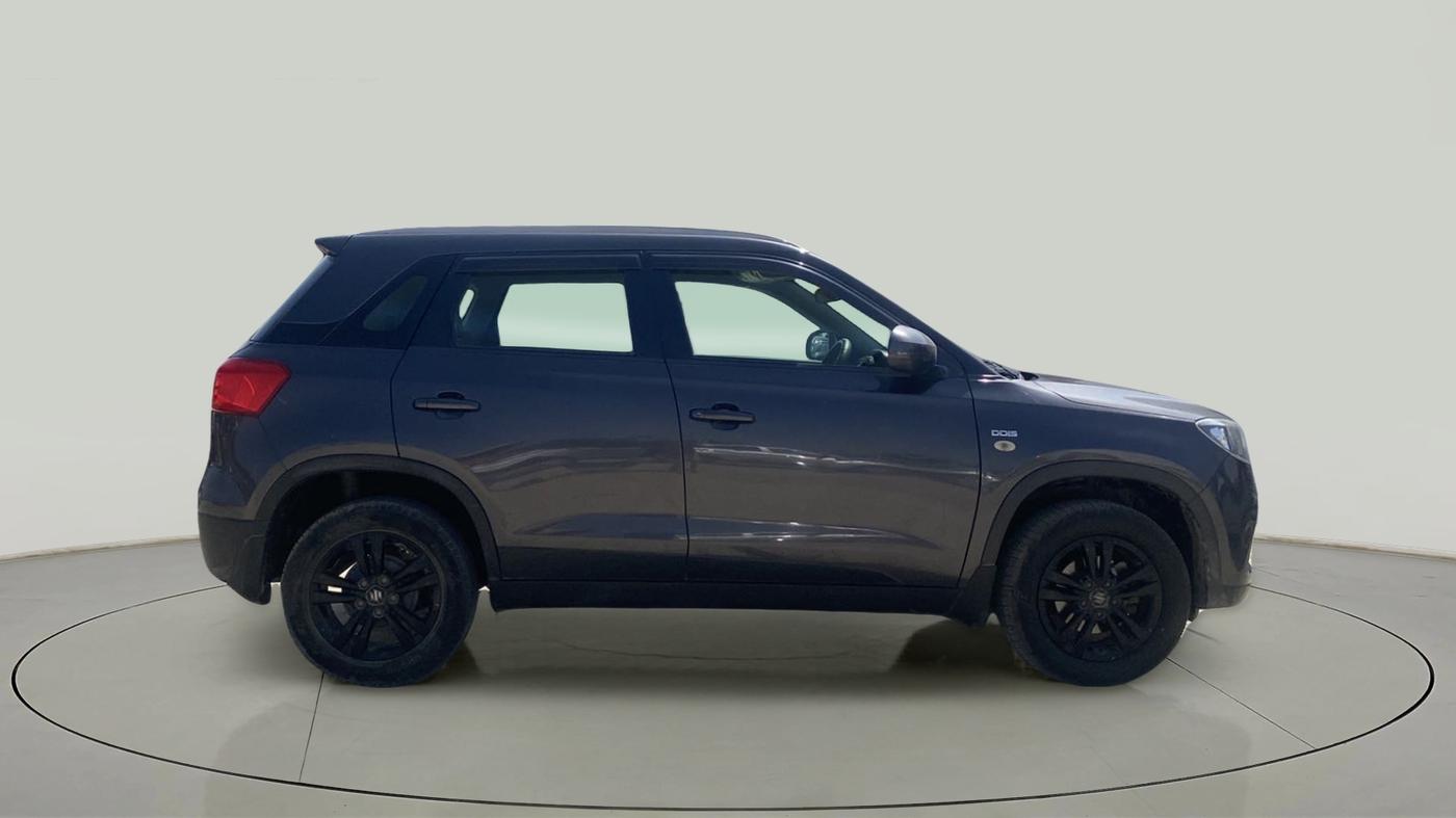 2018 Maruti Vitara Brezza ZDI, Diesel, Manual, 53,837 km, Right Side