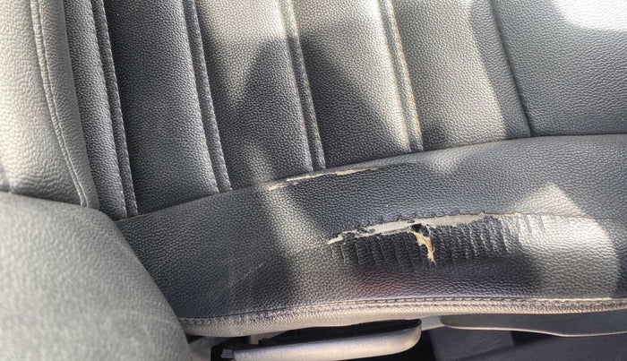 2018 Maruti Vitara Brezza ZDI, Diesel, Manual, 53,837 km, Driver seat - Retractor not working