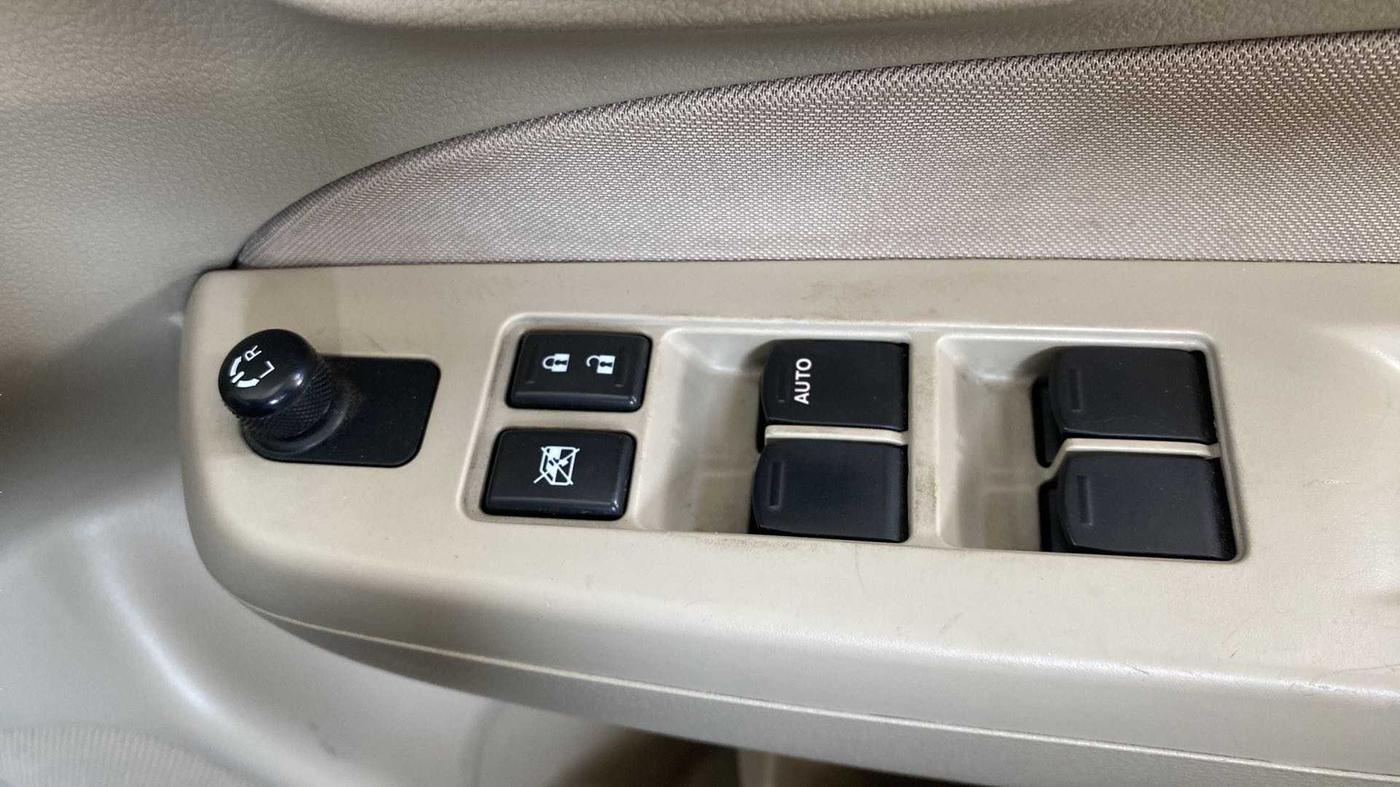 2017 Maruti Ciaz VXI (O), Petrol, Manual, 61,690 km, Driver Side Door Panels Control