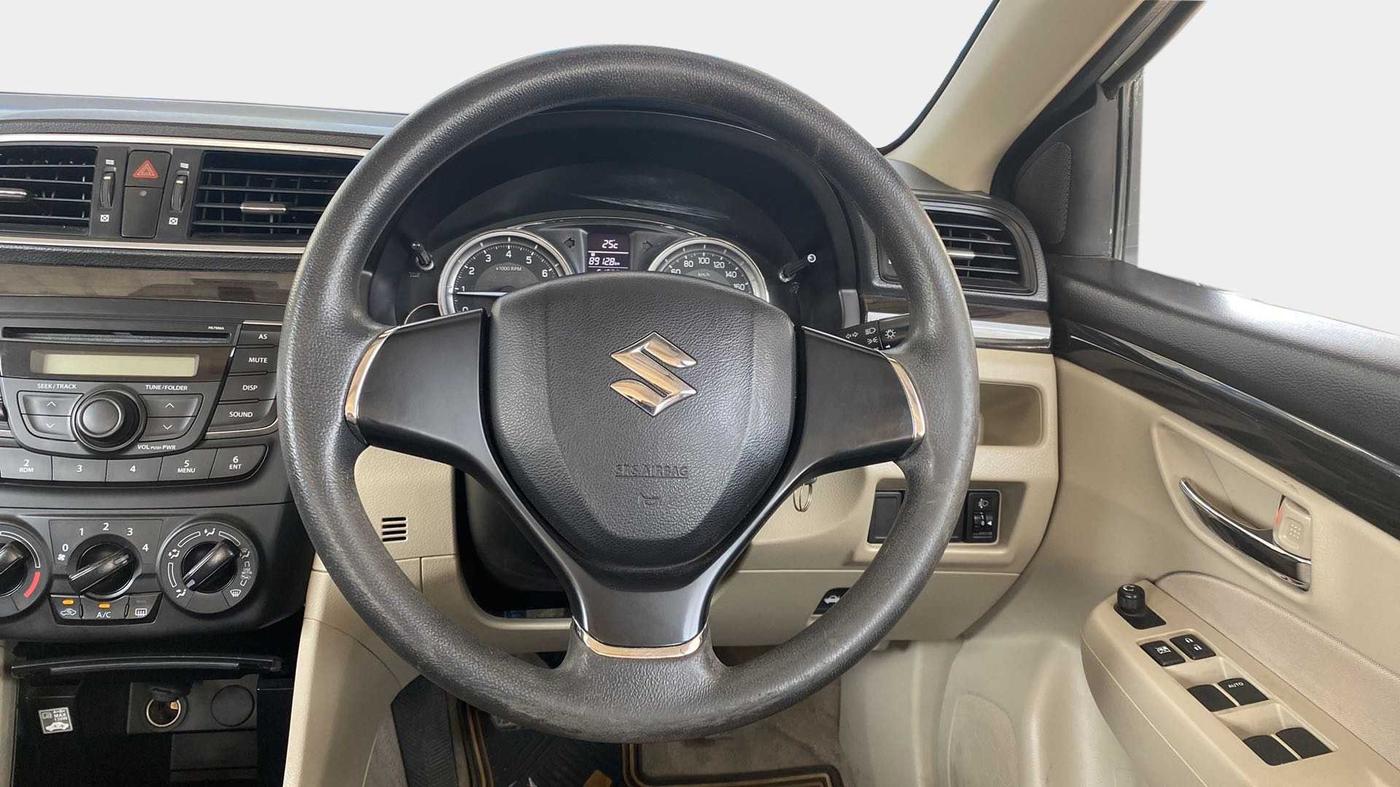 2017 Maruti Ciaz VXI (O), Petrol, Manual, 61,690 km, Steering Wheel Close Up