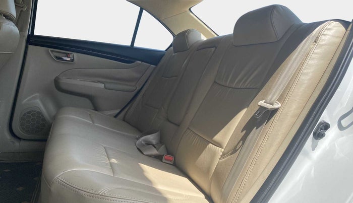 2017 Maruti Ciaz VXI (O), Petrol, Manual, 61,690 km, Right Side Rear Door Cabin