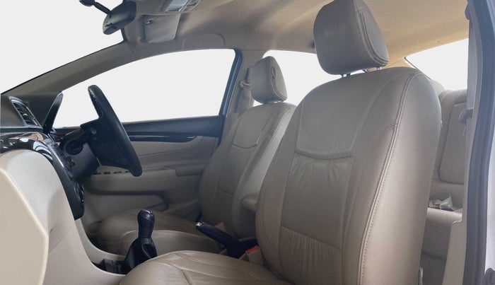 2017 Maruti Ciaz VXI (O), Petrol, Manual, 61,690 km, Right Side Front Door Cabin