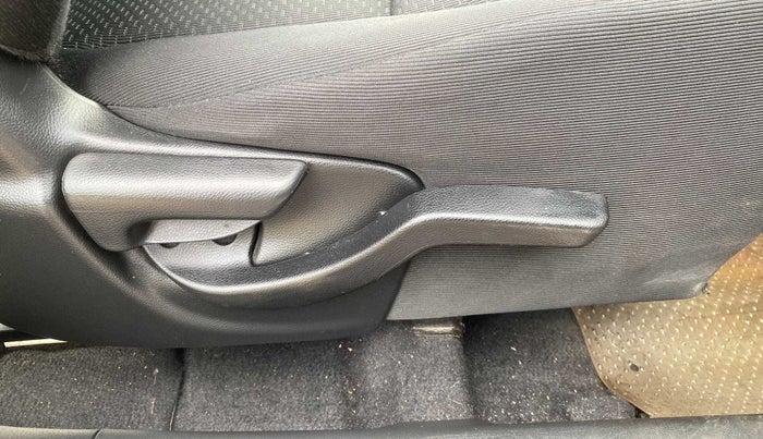 2016 Honda BR-V 1.5L I-VTEC S, Petrol, Manual, 35,254 km, Driver Side Adjustment Panel