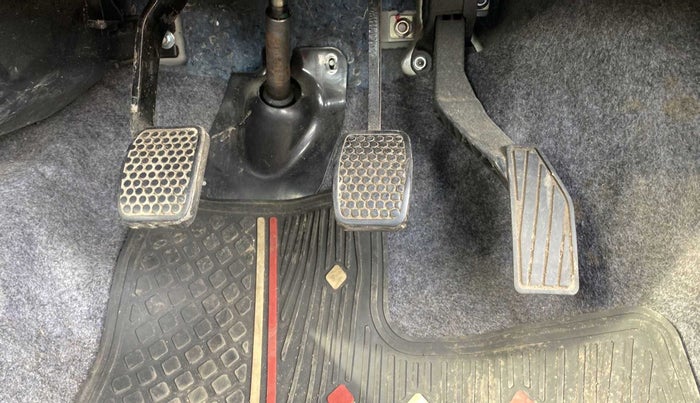 2017 Maruti Alto 800 LXI, Petrol, Manual, 23,208 km, Pedals