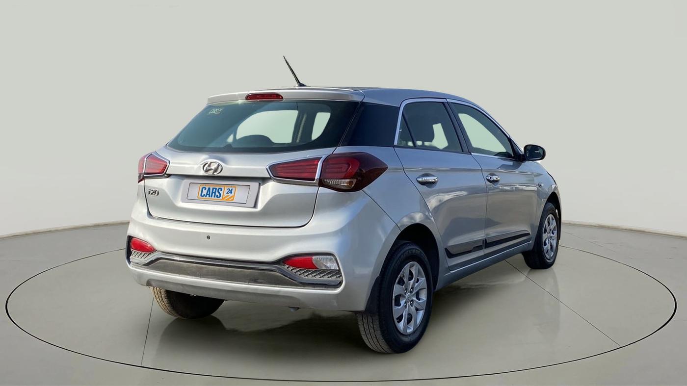 2018 Hyundai Elite i20 MAGNA EXECUTIVE CVT, Petrol, Automatic, 26,098 km, Right Back Diagonal