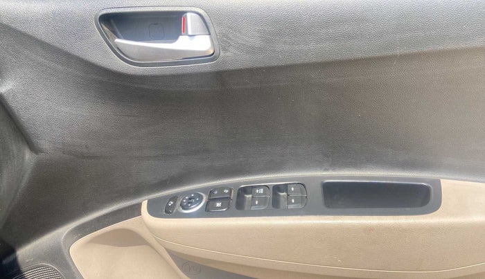 2015 Hyundai Grand i10 SPORTZ 1.2 KAPPA VTVT, Petrol, Manual, 13,589 km, Driver Side Door Panels Control