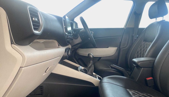 2022 Hyundai VENUE S 1.2, Petrol, Manual, 10,583 km, Right Side Front Door Cabin