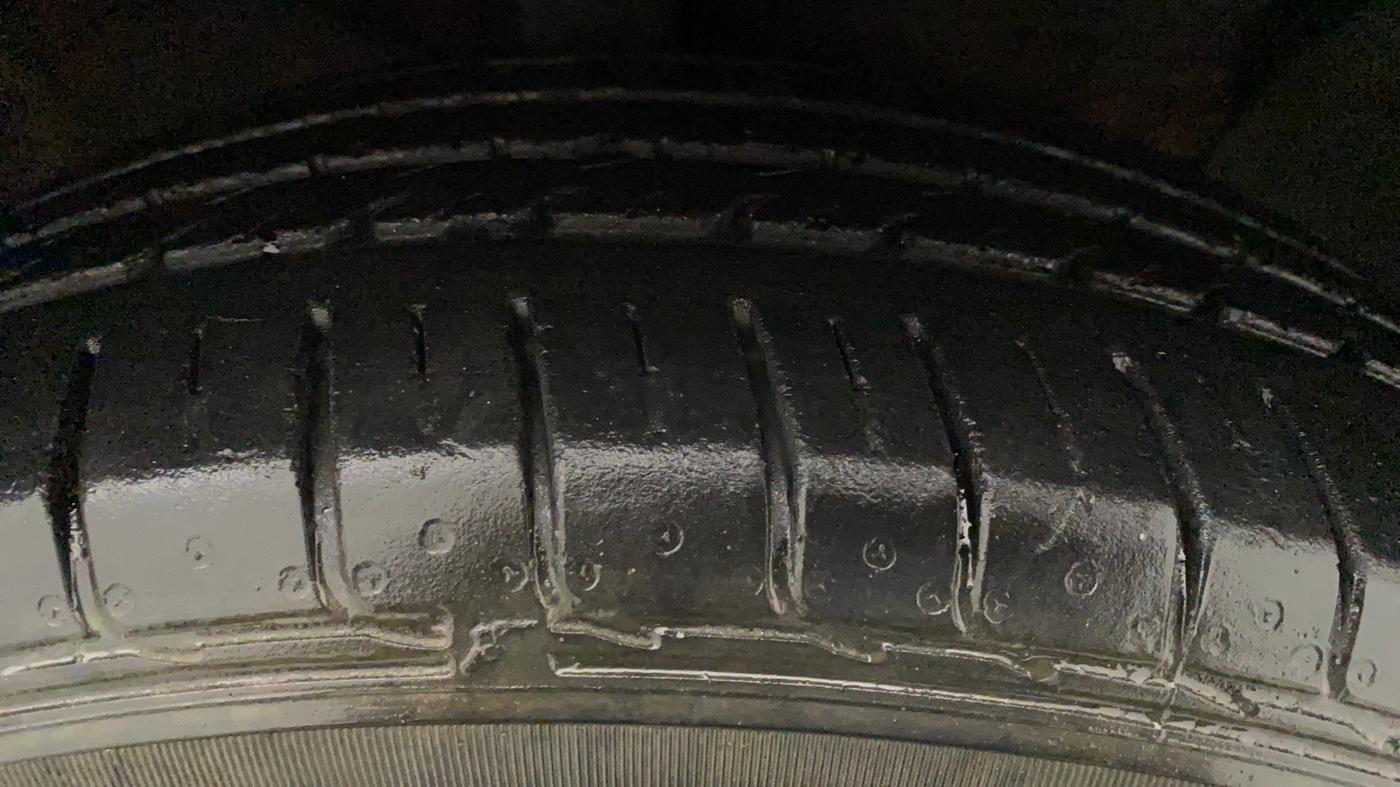 2015 Hyundai Creta SX PLUS AT 1.6 DIESEL, Diesel, Automatic, 55,079 km, Right Front Tyre Tread