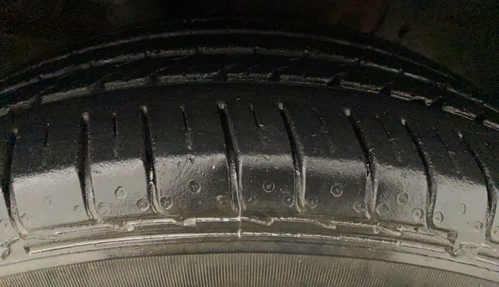 2015 Hyundai Creta SX PLUS AT 1.6 DIESEL, Diesel, Automatic, 55,079 km, Left Front Tyre Tread