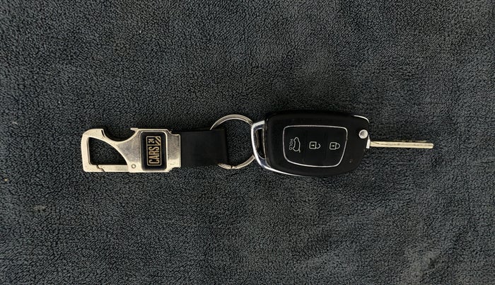 2014 Hyundai Verna FLUIDIC 1.6 CRDI SX, Diesel, Manual, 70,484 km, Key Close Up