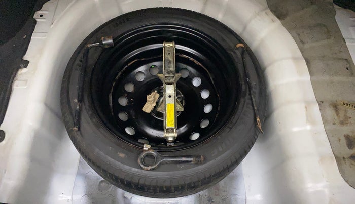 2014 Hyundai Verna FLUIDIC 1.6 CRDI SX, Diesel, Manual, 70,484 km, Spare Tyre