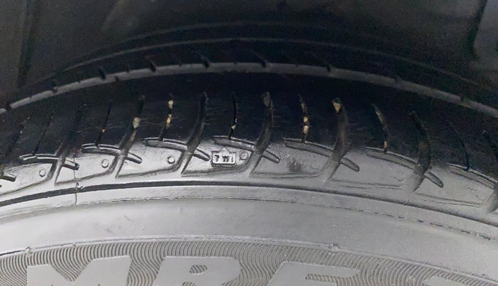 2014 Hyundai Verna FLUIDIC 1.6 CRDI SX, Diesel, Manual, 70,484 km, Left Rear Tyre Tread