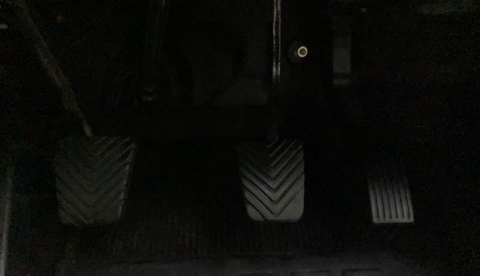 2014 Hyundai Verna FLUIDIC 1.6 CRDI SX, Diesel, Manual, 70,484 km, Pedals