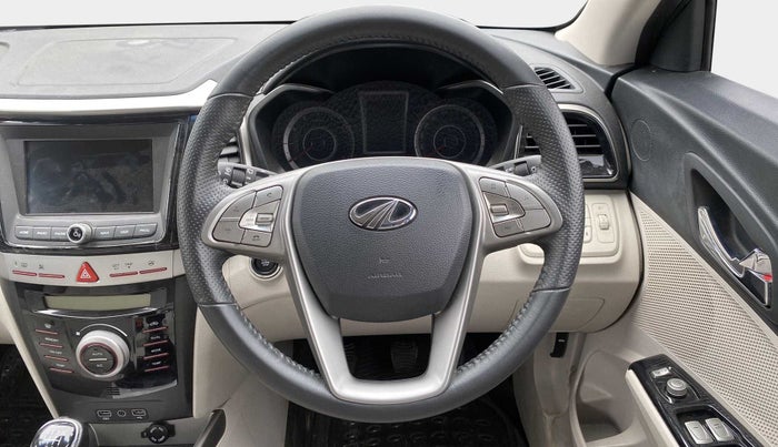 2022 Mahindra XUV300 W8 (O) 1.2 PETROL, Petrol, Manual, 15,039 km, Steering Wheel Close Up