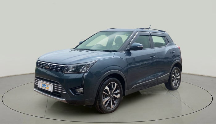 2022 Mahindra XUV300 W8 (O) 1.2 PETROL, Petrol, Manual, 15,039 km, Left Front Diagonal