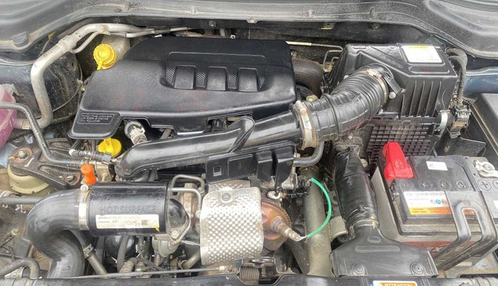 2022 Mahindra XUV300 W8 (O) 1.2 PETROL, Petrol, Manual, 15,039 km, Open Bonet