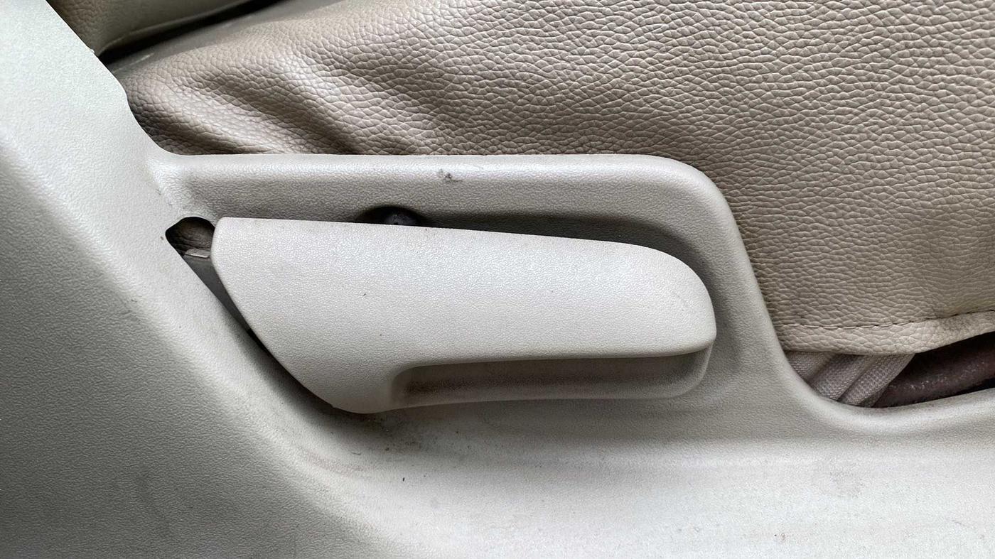 2014 Maruti Swift Dzire VXI, Petrol, Manual, 38,698 km, Driver Side Adjustment Panel