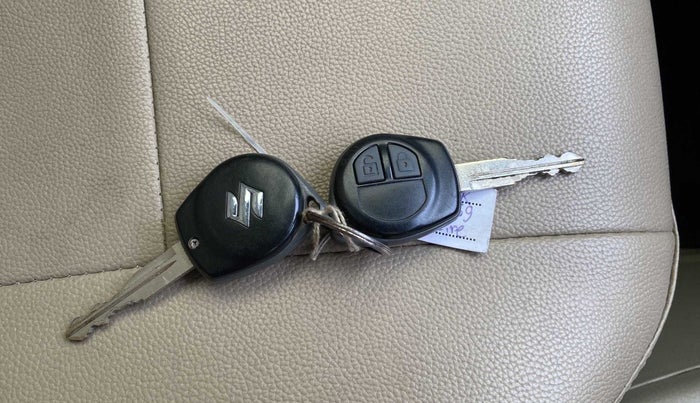 2014 Maruti Swift Dzire VXI, Petrol, Manual, 38,698 km, Key Close Up