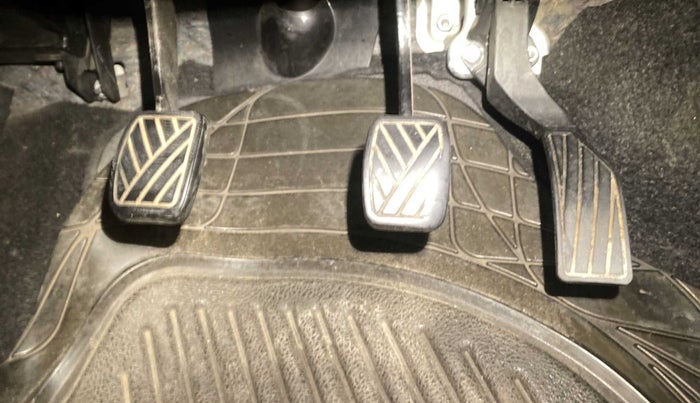 2012 Maruti Swift VXI, Petrol, Manual, 90,006 km, Pedals