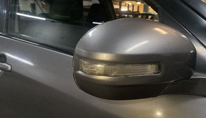 2012 Maruti Swift VXI, Petrol, Manual, 90,006 km, Right rear-view mirror - Indicator light has minor damage