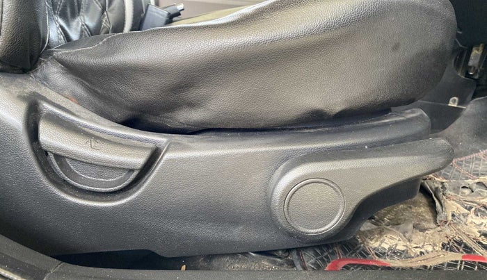 2015 Hyundai Xcent S 1.2, Petrol, Manual, 82,129 km, Driver Side Adjustment Panel