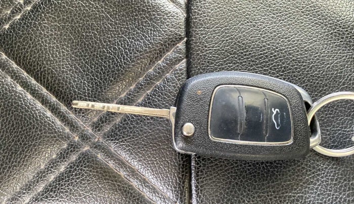 2015 Hyundai Xcent S 1.2, Petrol, Manual, 82,129 km, Key Close Up