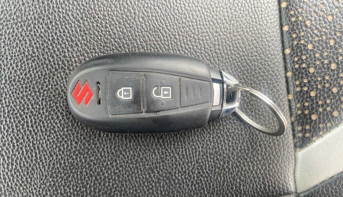 2017 Maruti Swift ZXI, Petrol, Manual, 41,981 km, Key Close Up