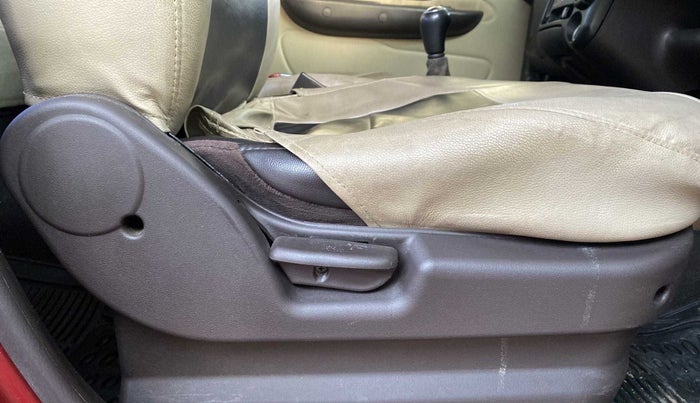 2012 Hyundai Santro Xing GLS, Petrol, Manual, 83,919 km, Driver Side Adjustment Panel